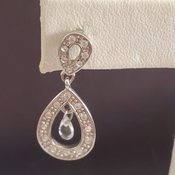 Monet Silver Tone Pave Crystal Dangle Earrings Tear Drop‎ - Picture 2 of 5